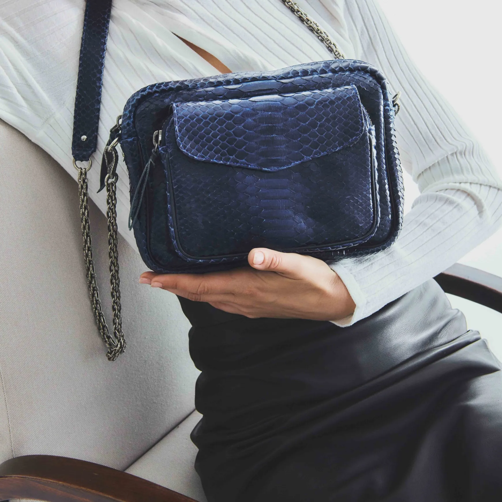 Fashion Claris Virot Sac Big Charly Python navy chaîne argent